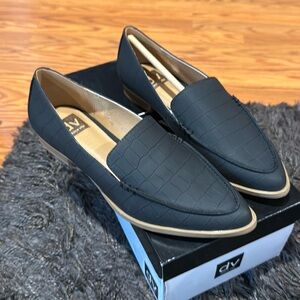 Dolce Vida flat size 7 black mat with pattern